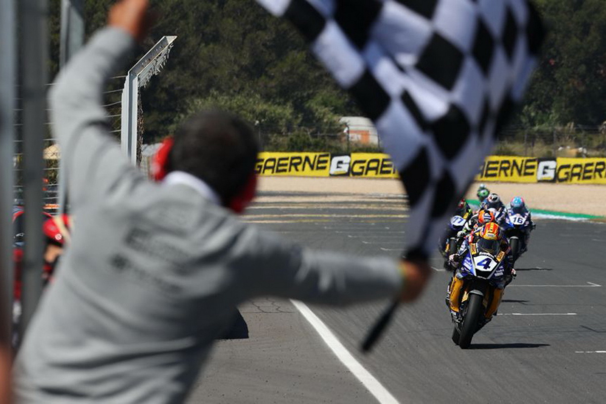 Финиш субботней гонки World Supersport Финиш субботней гонки World Supersport