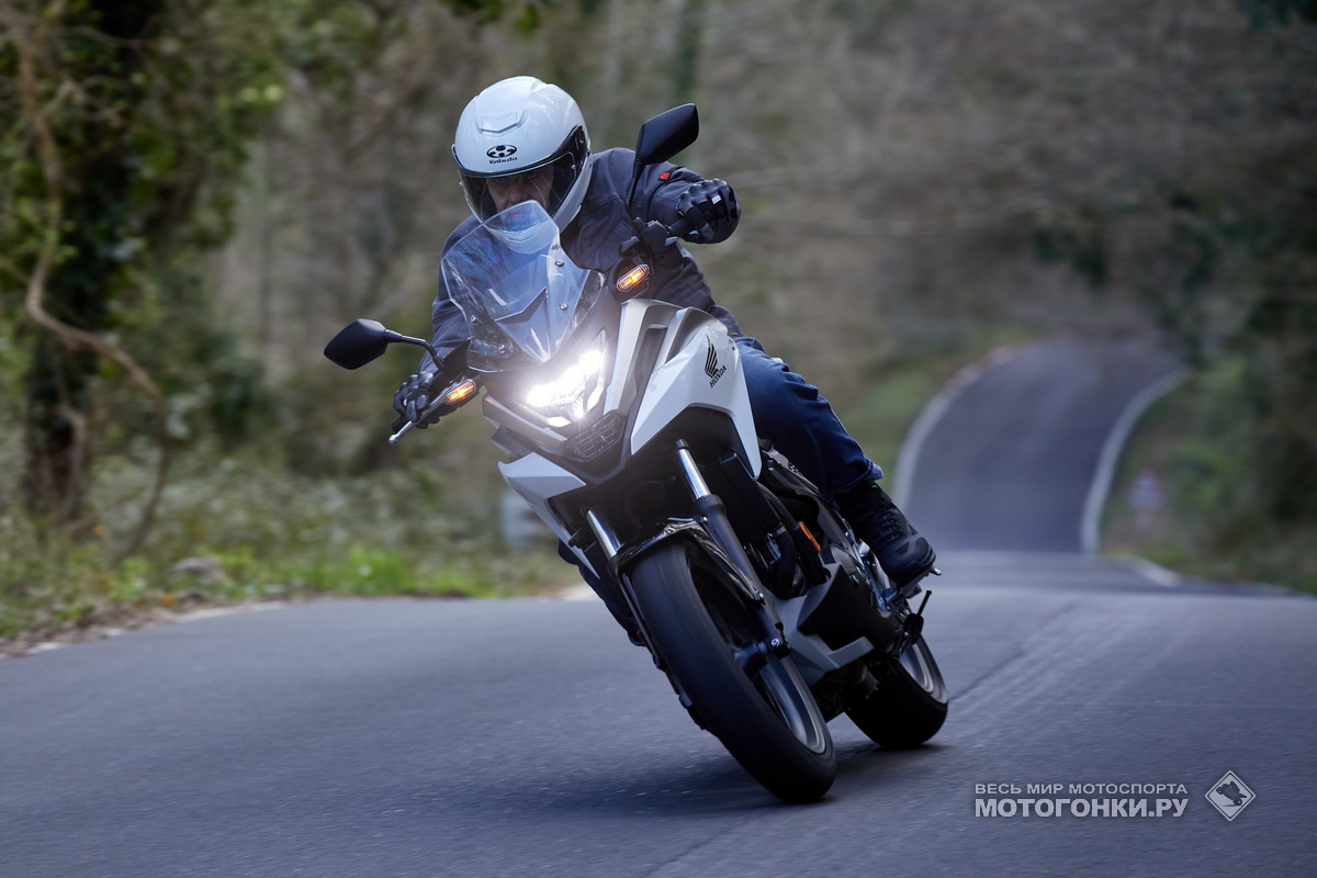 Светит и выглядит Honda NC750X на дороге достойно Светит и выглядит Honda NC750X на дороге достойно