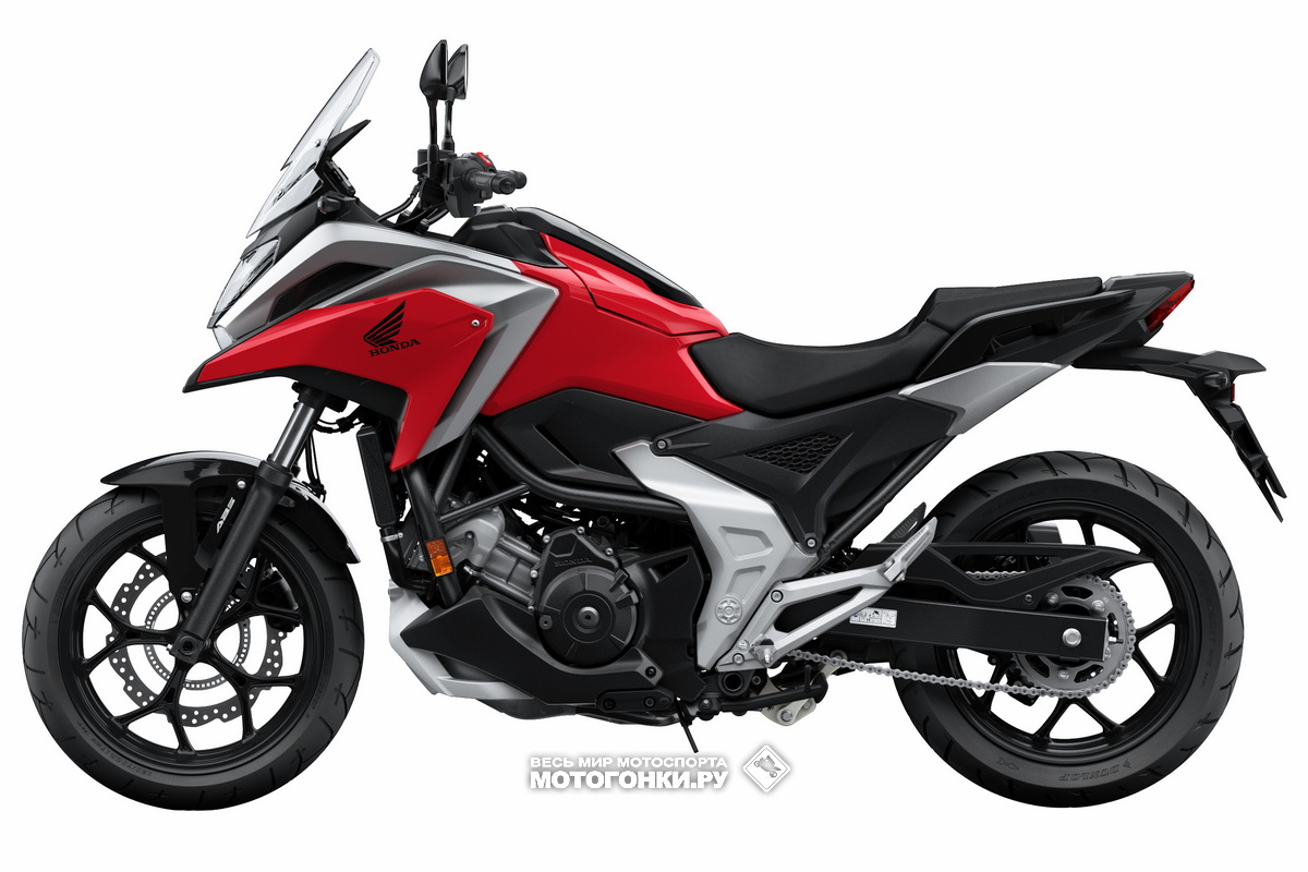 Honda NC750X (2021) в цвете Candy red Honda NC750X (2021) в цвете Candy red