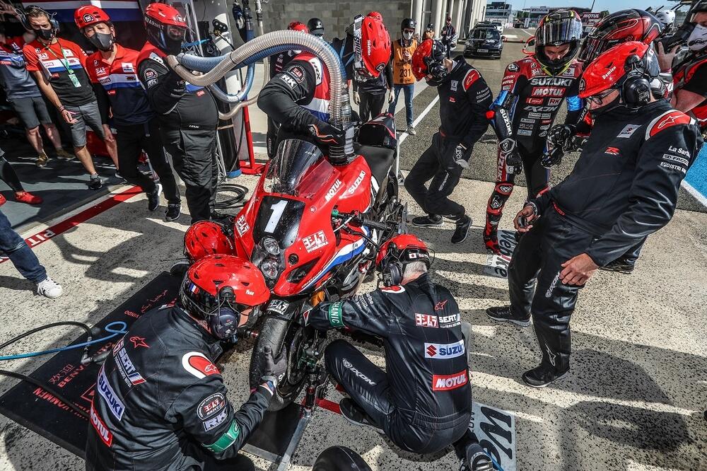 Пит-стоп Yoshimura SERT Motul Пит-стоп Yoshimura SERT Motul