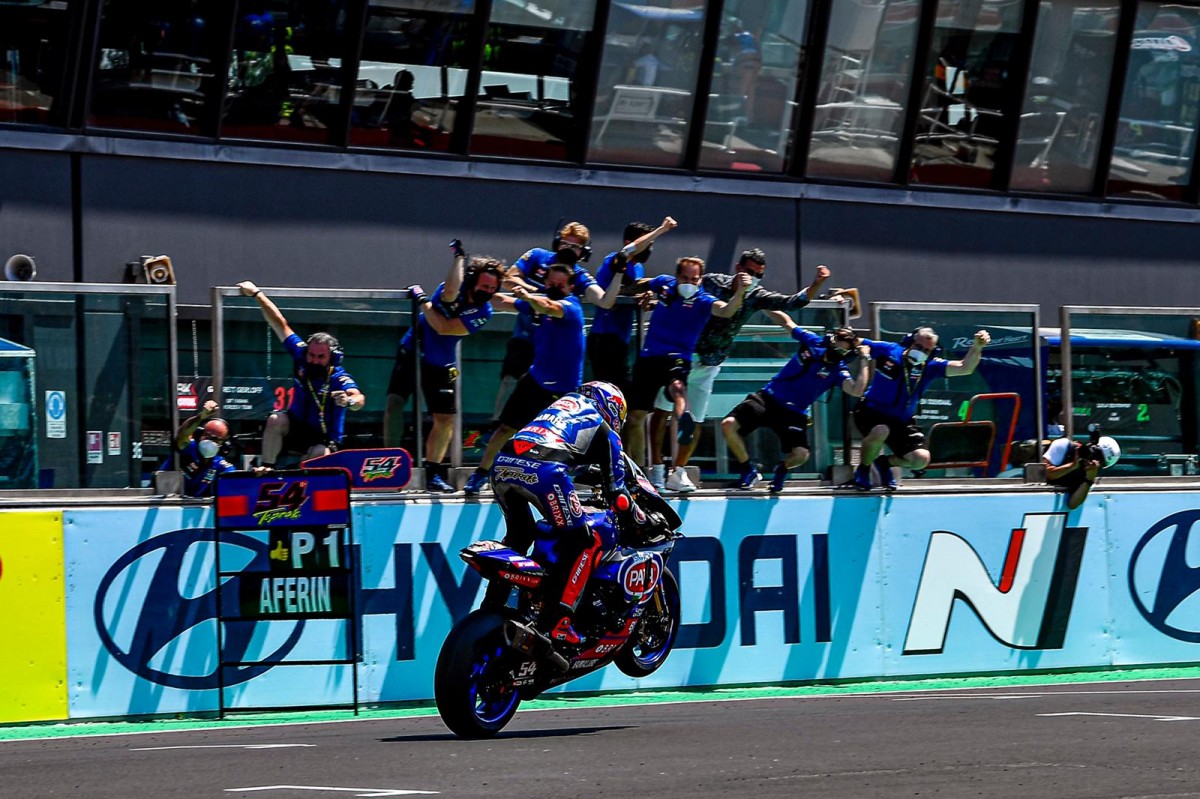 Топрак Разгатлиоглу выиграл воскресную гонку MisanoWorldSBK Топрак Разгатлиоглу выиграл воскресную гонку MisanoWorldSBK