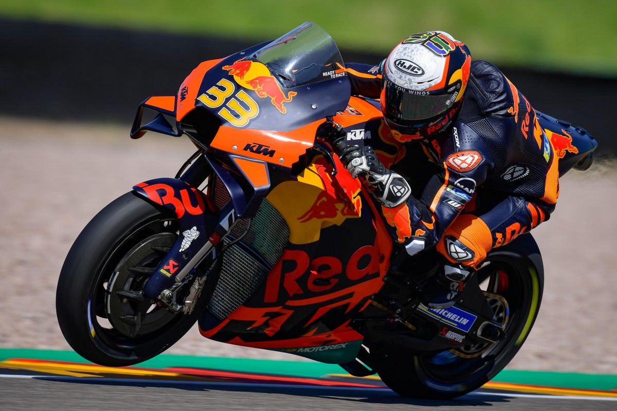 Брад Биндер снова ставит рекорд скорости на KTM RC16 - теперь на Sachsenring Брад Биндер снова ставит рекорд скорости на KTM RC16 - теперь на Sachsenring