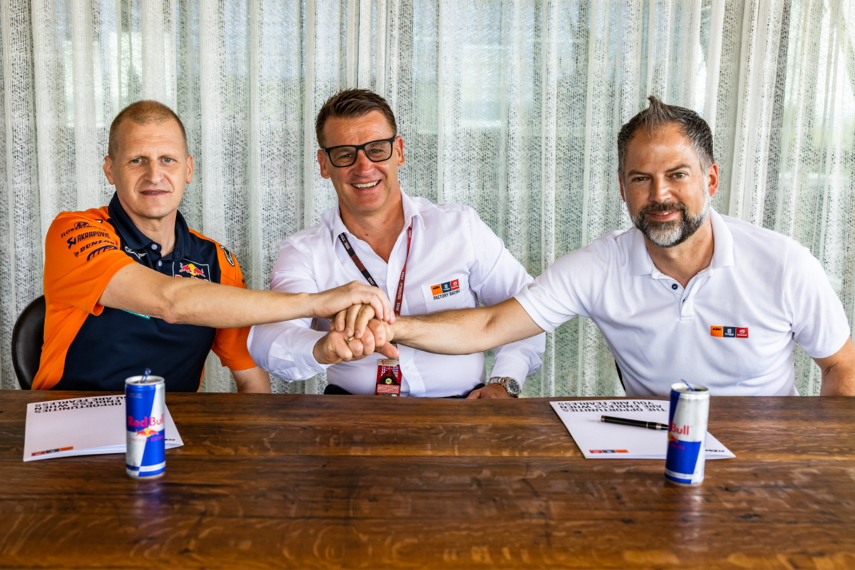 Аки Айо заключил свой 4-й контракт с KTM Factory Racing Аки Айо заключил свой 4-й контракт с KTM Factory Racing