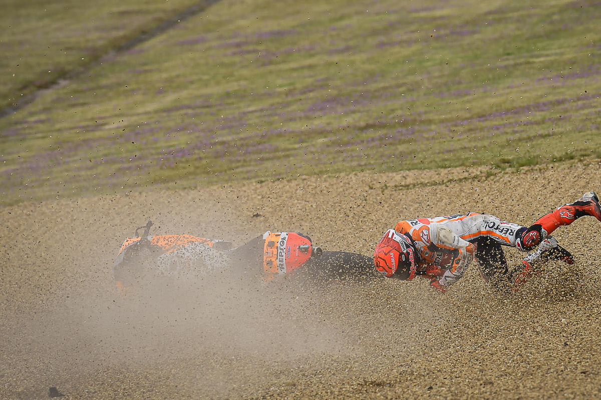 Падение на FP2 стало причиной остановки прогресса для Маркеса и Repsol Honda Падение на FP2 стало причиной остановки прогресса для Маркеса и Repsol Honda