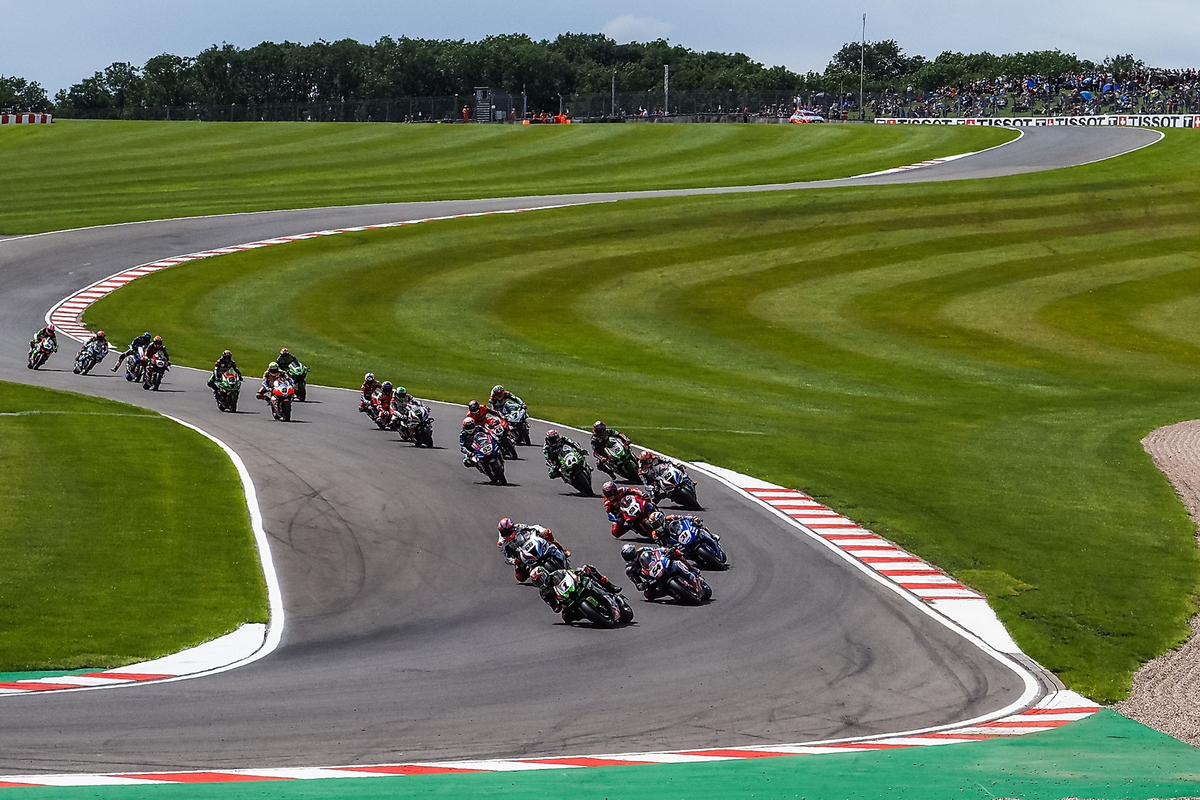 Виды на Donington Park: старт 2-й гонки Виды на Donington Park: старт 2-й гонки