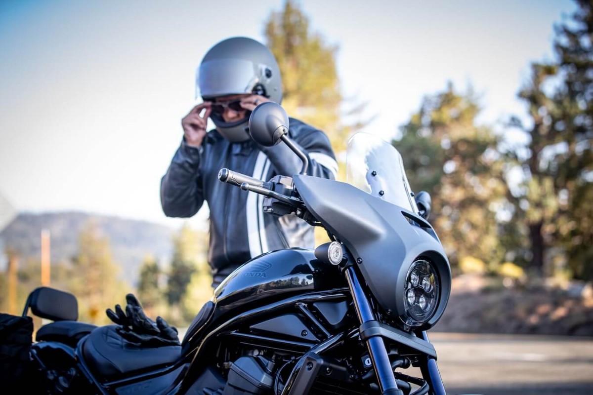 Штатный аксессуар Honda Rebel 1100 - обтекатель Touring Штатный аксессуар Honda Rebel 1100 - обтекатель Touring