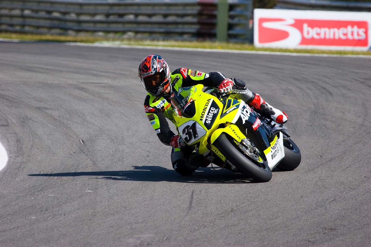 Ten Kate Honda CBR600RR в World Supersport с Карлом Маггериджем на борту Ten Kate Honda CBR600RR в World Supersport с Карлом Маггериджем на борту