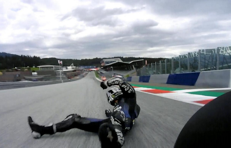Маверик Виньялес катапультировался с мотоцикла в 1-м повороте Red Bull Ring после отказа тормозов Маверик Виньялес катапультировался с мотоцикла в 1-м повороте Red Bull Ring после отказа тормозов