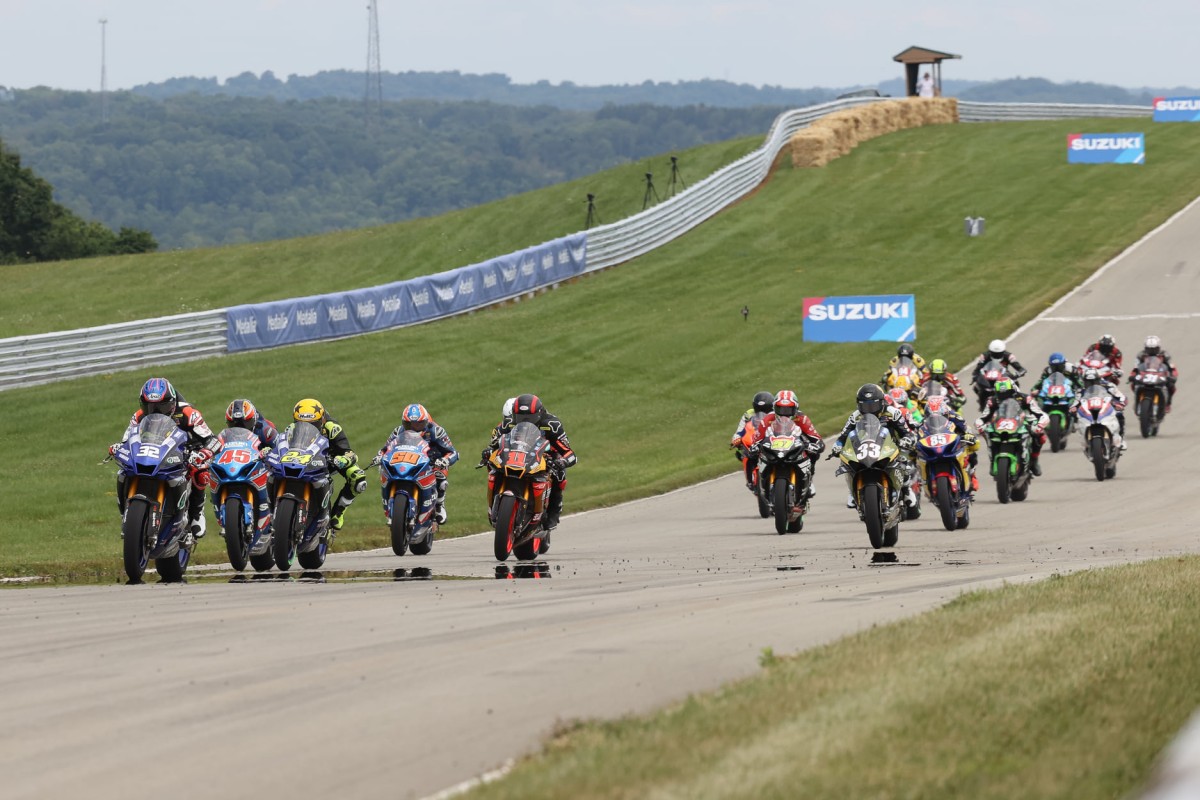 Старт гонки MotoAmerica в Питтсбурге Старт гонки MotoAmerica в Питтсбурге