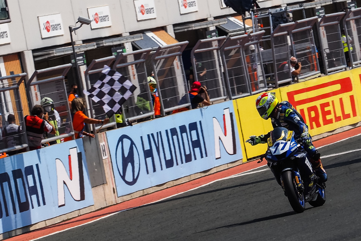 Доминик Эгертер выиграл гонку WorldSSP в Наварре Доминик Эгертер выиграл гонку WorldSSP в Наварре