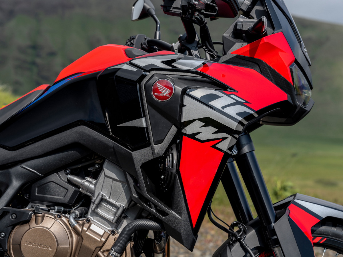 Honda CRF1100L Africa Twin (2022) - новая цветовая схема с Big Logo Honda CRF1100L Africa Twin (2022) - новая цветовая схема с Big Logo