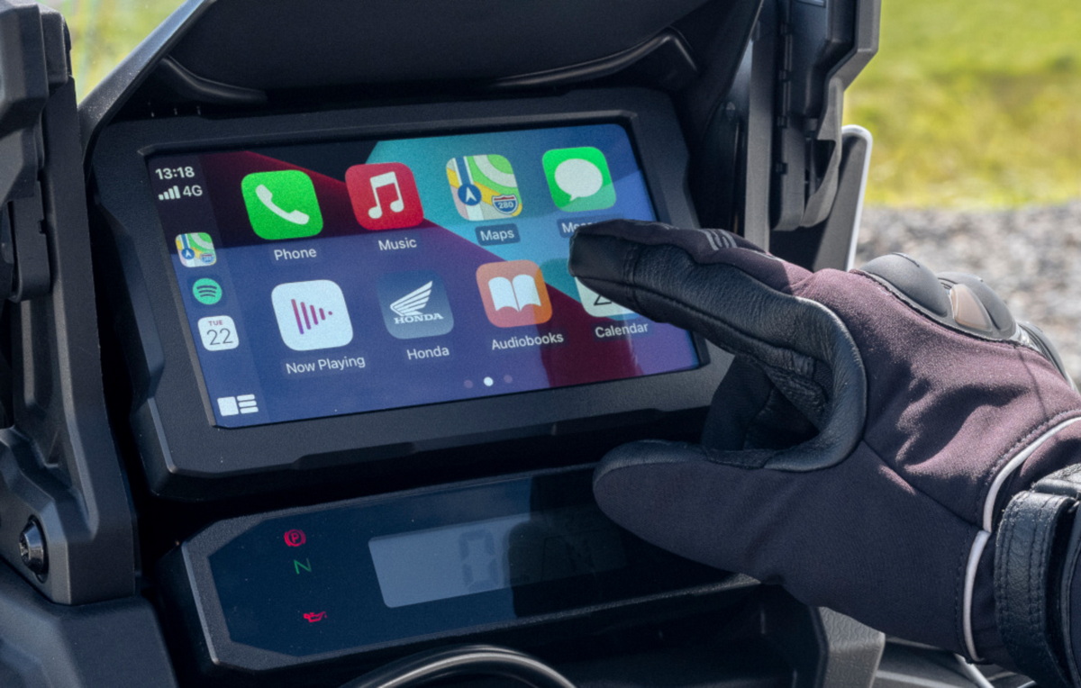 Honda CRF1100L Africa Twin (2022) - Apple CarPlay и Android Auto в наборе функций с завода Honda CRF1100L Africa Twin (2022) - Apple CarPlay и Android Auto в наборе функций с завода
