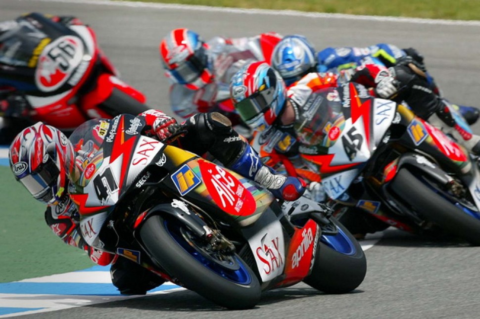 Aprilia в Мото Гран-При: первые попытки в 4-тактным RS Cube Aprilia в Мото Гран-При: первые попытки в 4-тактным RS Cube