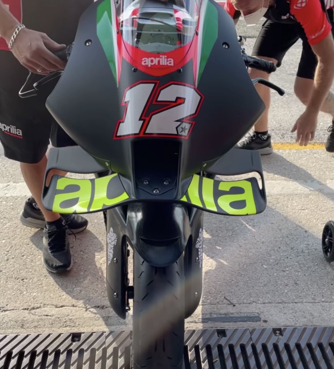 Маверик Виньялес: мой новый байк в MotoGP Маверик Виньялес: мой новый байк в MotoGP