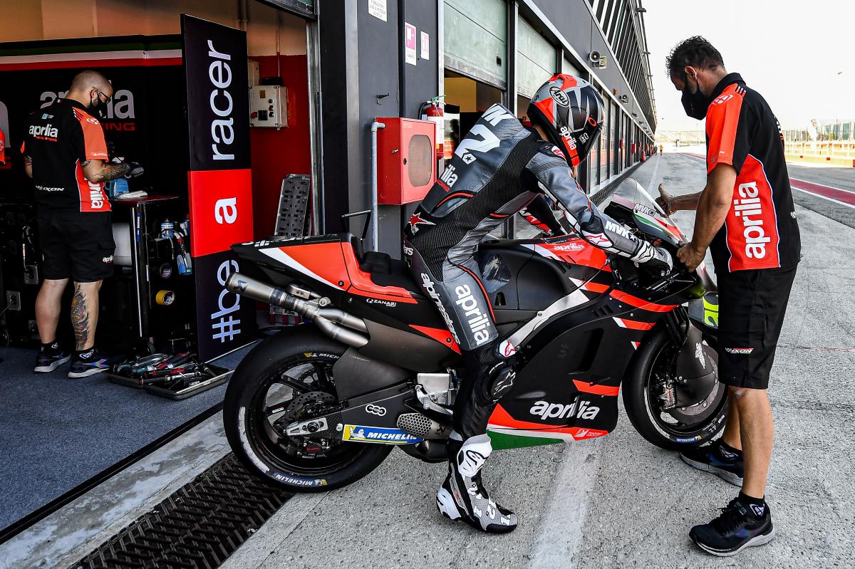 Маверик Виньялес: первый выезд на трек на борту Aprilia RS-GP Маверик Виньялес: первый выезд на трек на борту Aprilia RS-GP