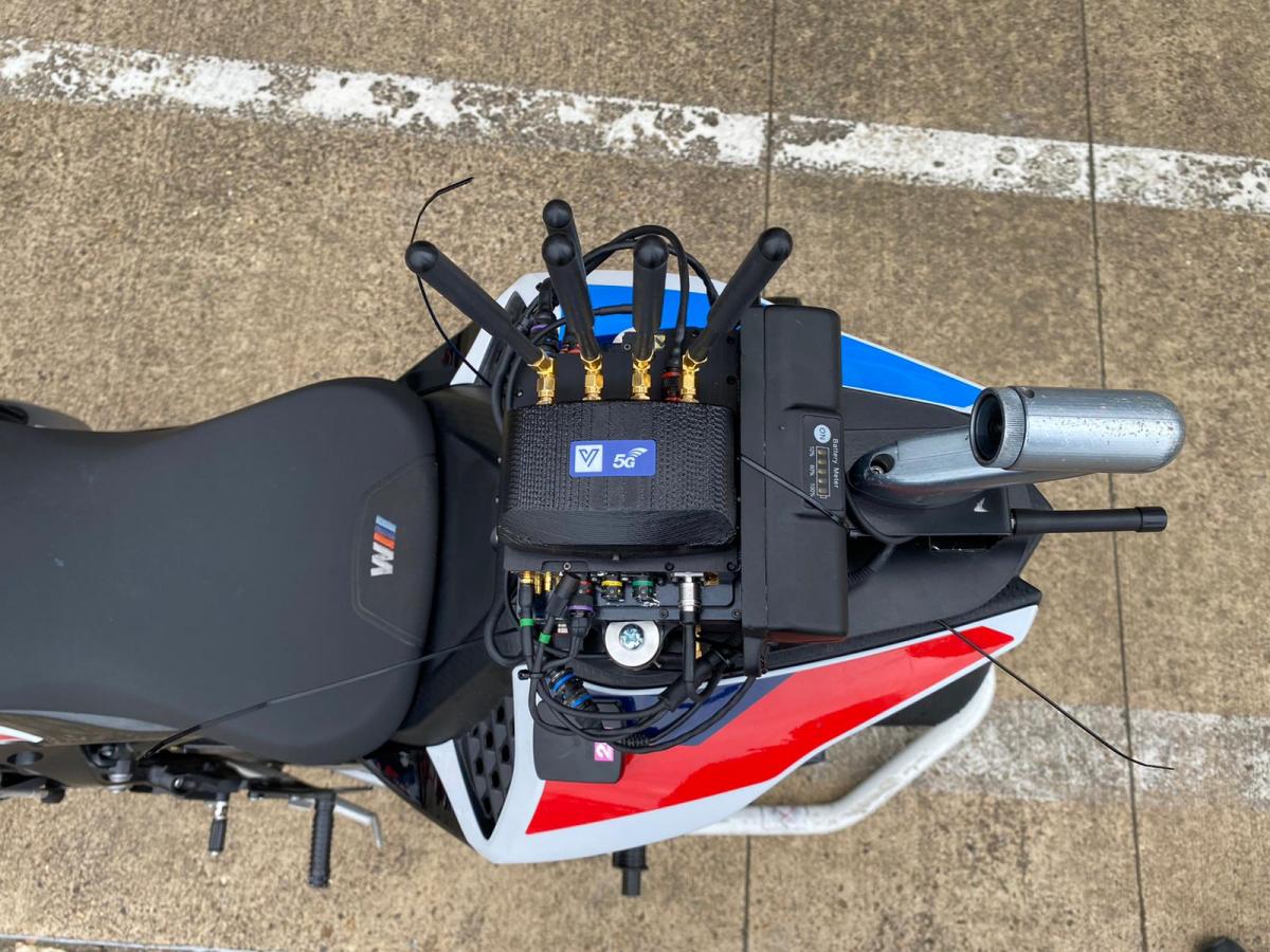 Передатчик 5G на тестовом Safety bike BMW Передатчик 5G на тестовом Safety bike BMW