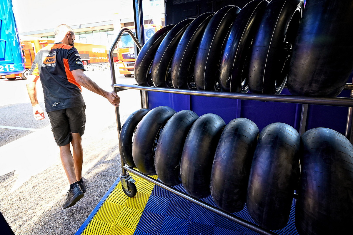 Многие считают, что покрышки Michelin - просто хлам. Но так ли это? Многие считают, что покрышки Michelin - просто хлам. Но так ли это?