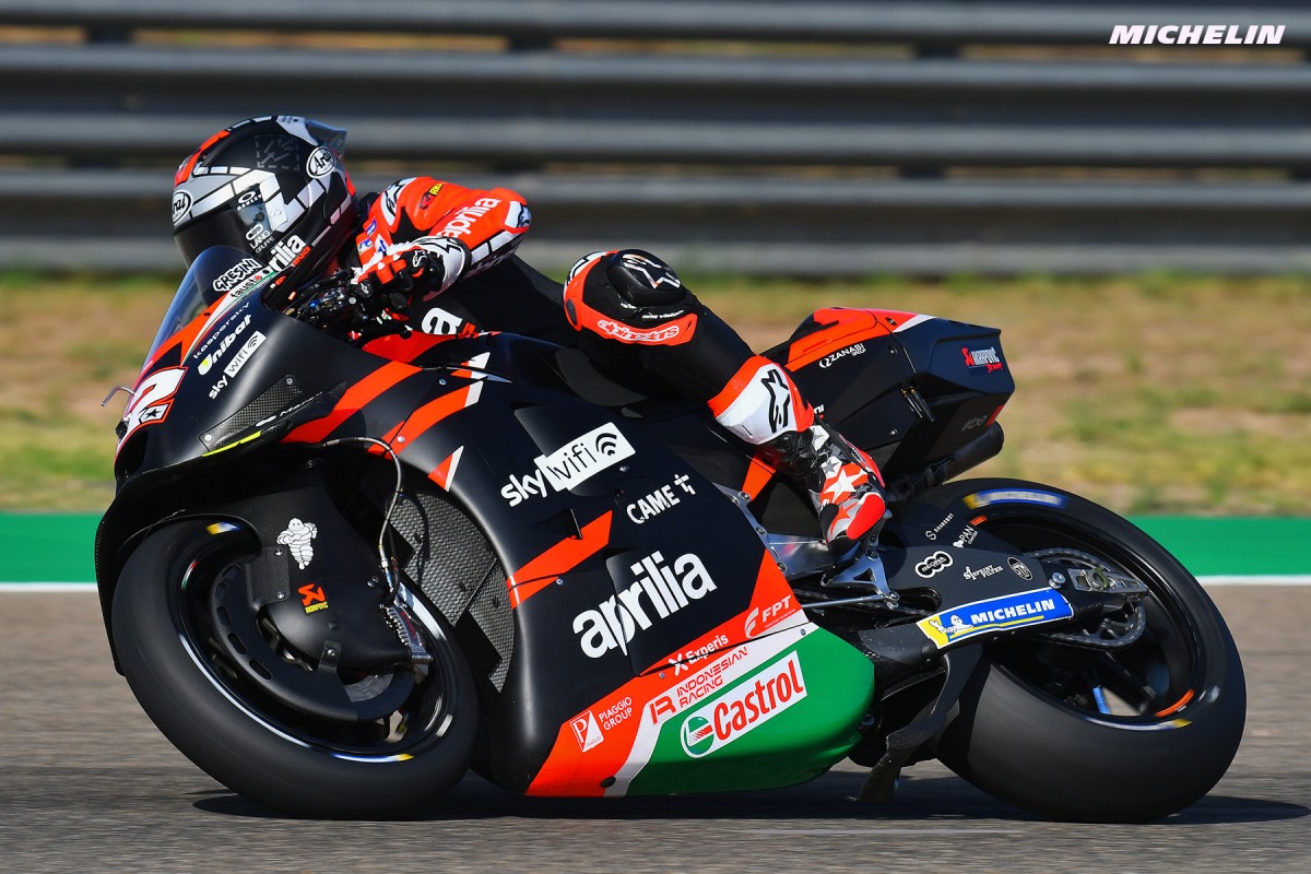 Маверик Виньялес и его Aprilia RS-GP на Гран-При Арагона Маверик Виньялес и его Aprilia RS-GP на Гран-При Арагона