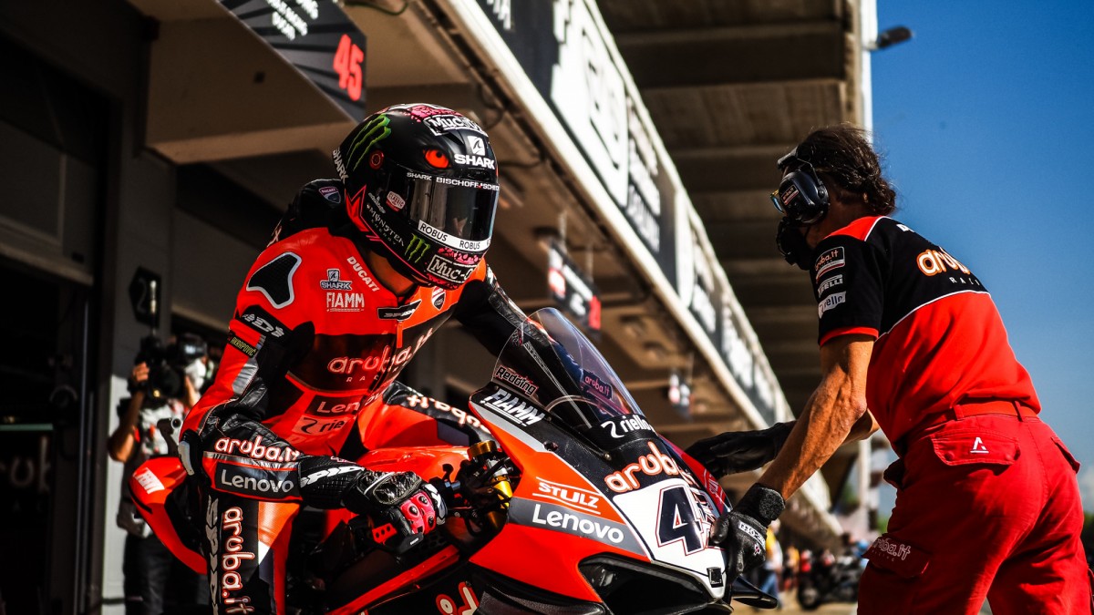 Скотт Реддинг не раскрыл потенциала Ducati в первый день в Барселоне Скотт Реддинг не раскрыл потенциала Ducati в первый день в Барселоне