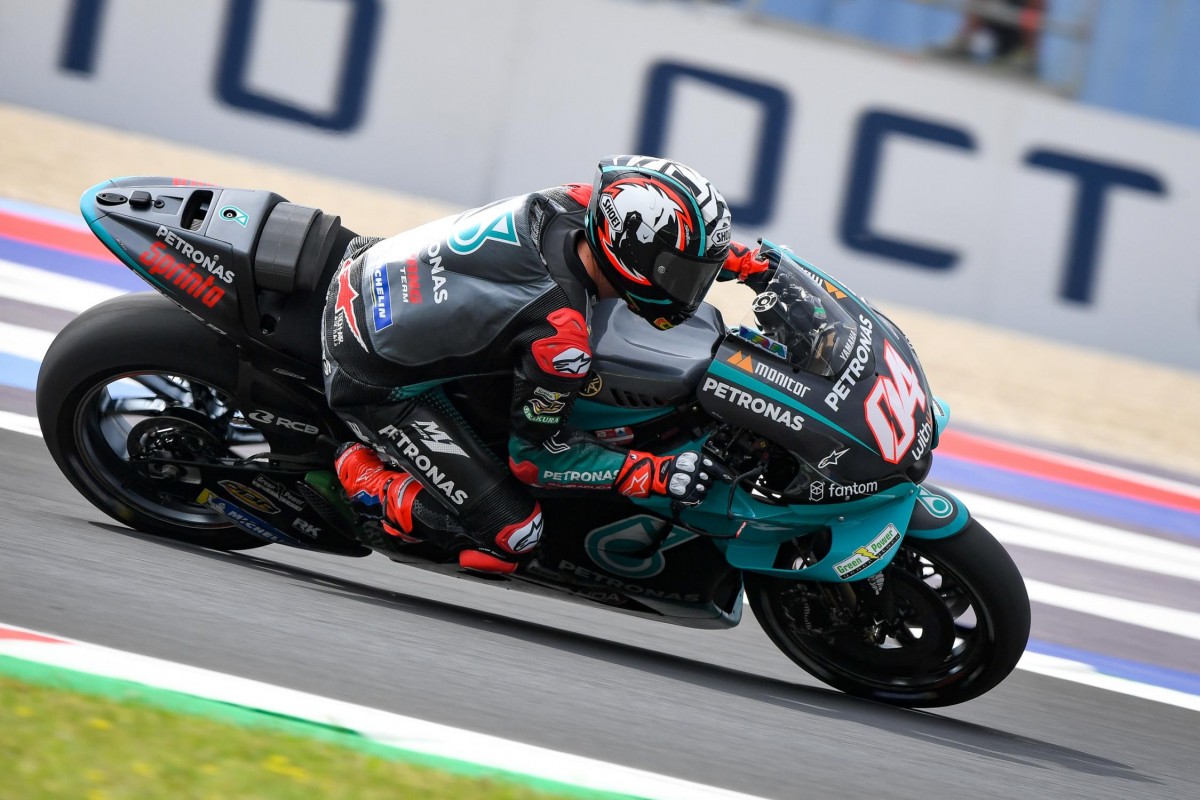 Первые фото Андреа Довициозо на борту Petronas Yamaha YZR-M1 Первые фото Андреа Довициозо на борту Petronas Yamaha YZR-M1
