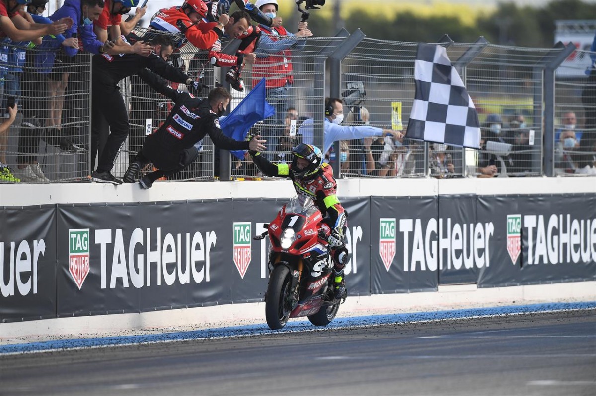 Suzuki Endurance Racing Team выигрывает Bol d′Or 24 с преимуществом в 19 кругов Suzuki Endurance Racing Team выигрывает Bol d′Or 24 с преимуществом в 19 кругов