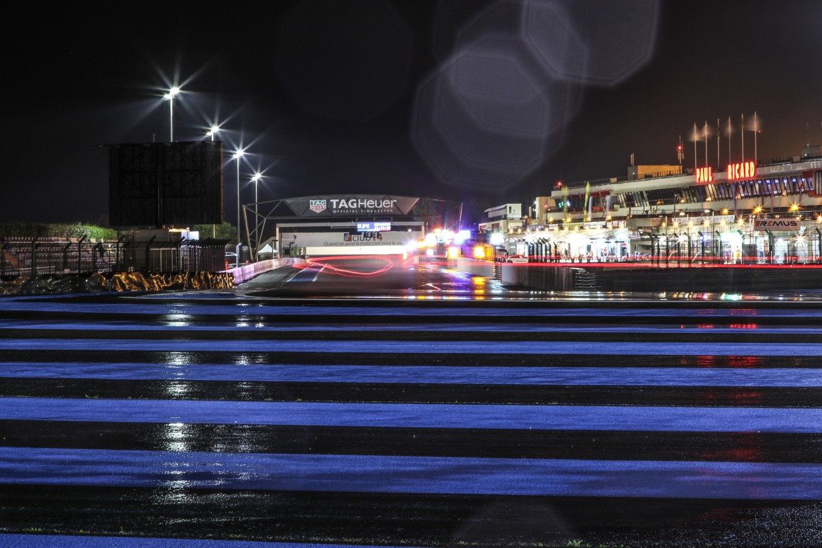 Ночью на Paul Ricard Circuit прошел сильный дождь Ночью на Paul Ricard Circuit прошел сильный дождь