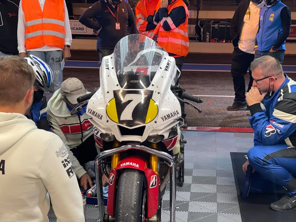 YART Yamaha Official EWC Team выбыла из борьбы с поломкой двигателя после 6 часов гонки YART Yamaha Official EWC Team выбыла из борьбы с поломкой двигателя после 6 часов гонки