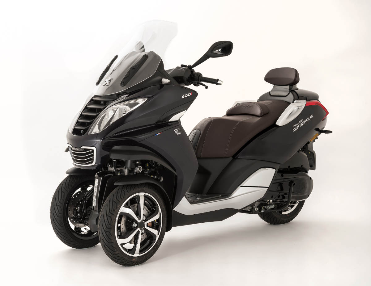 Предмет спора - максискутер Peugeot Metropolis 400i Предмет спора - максискутер Peugeot Metropolis 400i
