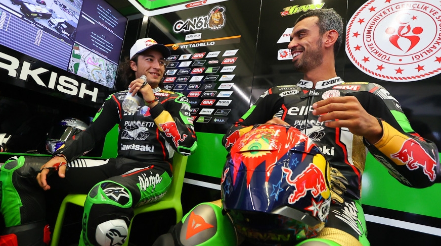 Кенан Софуглу с Чаном Онжу в боксе Puccetti Kawasaki Кенан Софуглу с Чаном Онжу в боксе Puccetti Kawasaki
