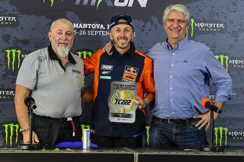 Номер Антонио Кайроли уйдет из MXGP вместе с гонщкиом Номер Антонио Кайроли уйдет из MXGP вместе с гонщкиом