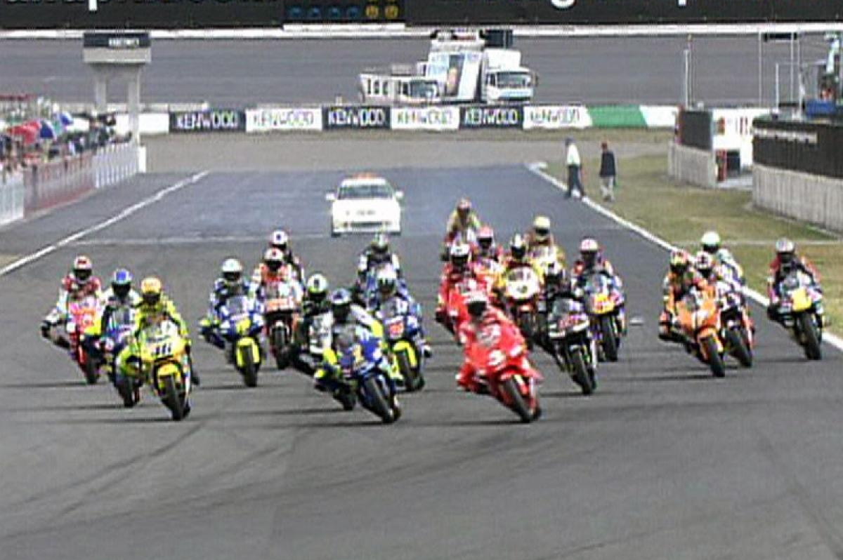 Старт Гран-При Тихого Океана, Twin Ring Motegi (2001) Старт Гран-При Тихого Океана, Twin Ring Motegi (2001)