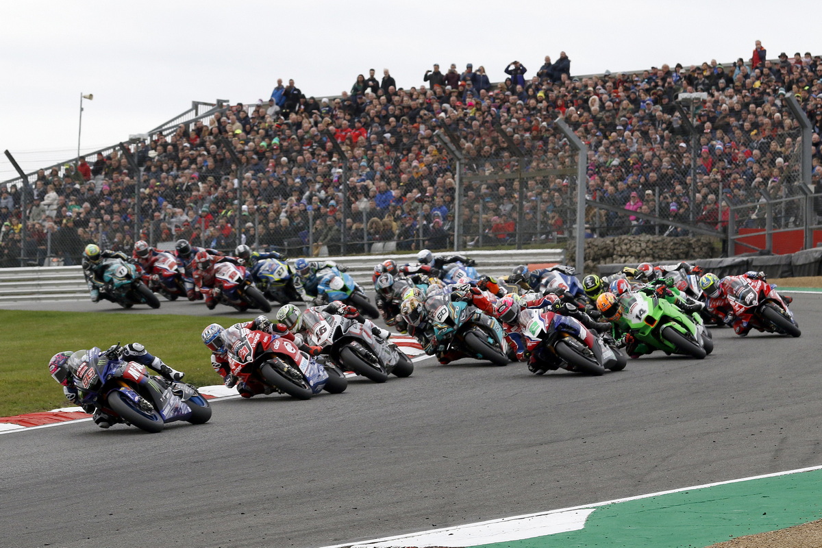 Старт воскресной гонки Final Showdown British Superbike 2021 Старт воскресной гонки Final Showdown British Superbike 2021
