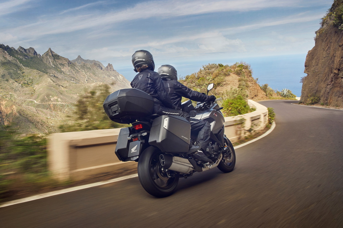 Honda NT1100 (2022) - для мототуризма с полной загрузкой Honda NT1100 (2022) - для мототуризма с полной загрузкой
