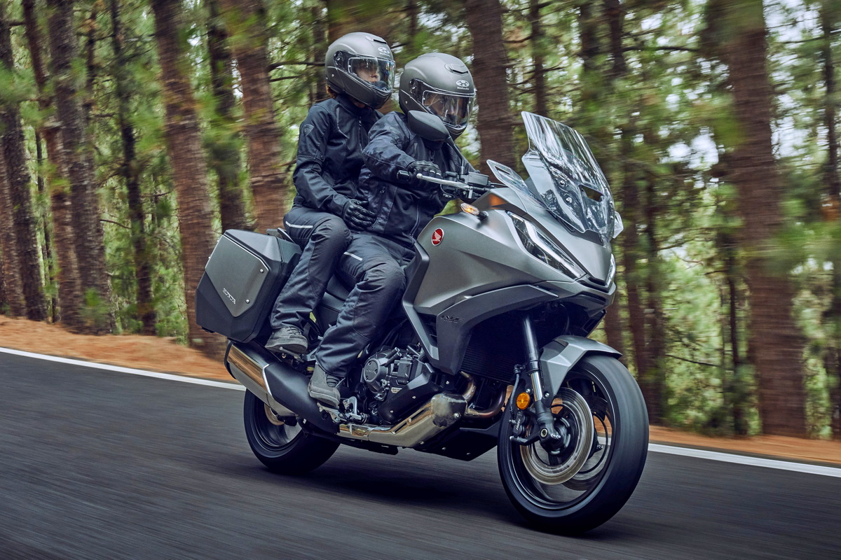 Honda NT1100 (2022) - для мототуризма с полной загрузкой Honda NT1100 (2022) - для мототуризма с полной загрузкой