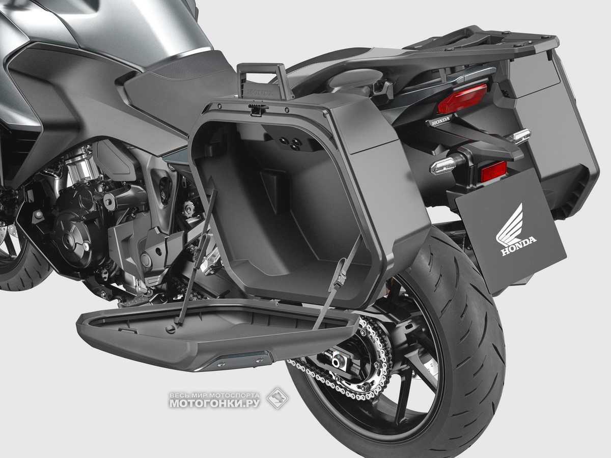 Honda NT1100 (2022): для кофров в качестве аксессуара предлагают внутренние сумки Honda NT1100 (2022): для кофров в качестве аксессуара предлагают внутренние сумки