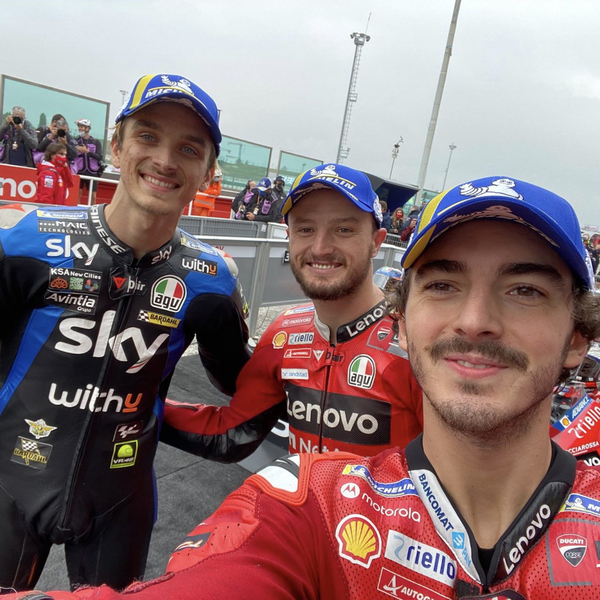 Впервые с 2003 года - три Ducati на заглавной линии решетки MotoGP! Впервые с 2003 года - три Ducati на заглавной линии решетки MotoGP!