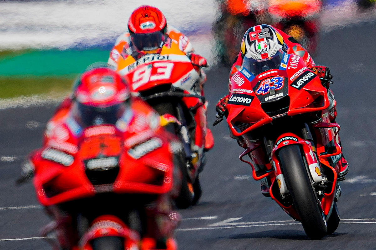 Заводские Ducati пытаются удрать от Марка Маркеса Заводские Ducati пытаются удрать от Марка Маркеса