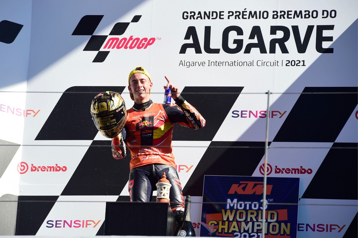 Педро Акоста коронованный чемпион Moto3 2021 года Педро Акоста коронованный чемпион Moto3 2021 года