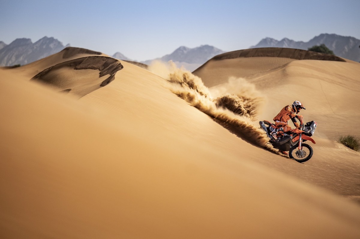 Данило Петруччи на тестах с KTM Factory Racing в Абу-Даби Данило Петруччи на тестах с KTM Factory Racing в Абу-Даби
