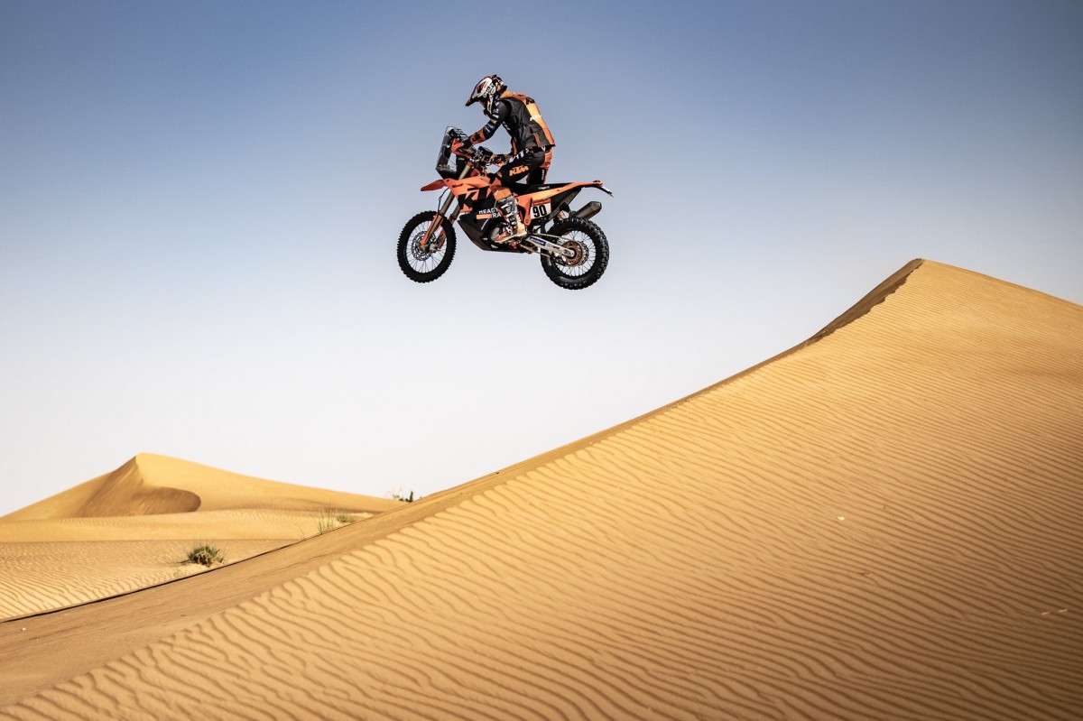 Данило Петруччи на тестах с KTM Factory Racing в Абу-Даби Данило Петруччи на тестах с KTM Factory Racing в Абу-Даби
