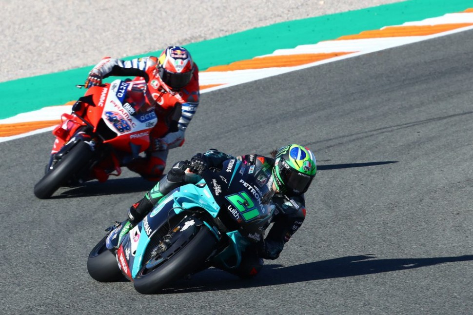 Дуэль Морбиделли и Миллера украсила гонку MotoGP в Валенсии в 2020 Дуэль Морбиделли и Миллера украсила гонку MotoGP в Валенсии в 2020