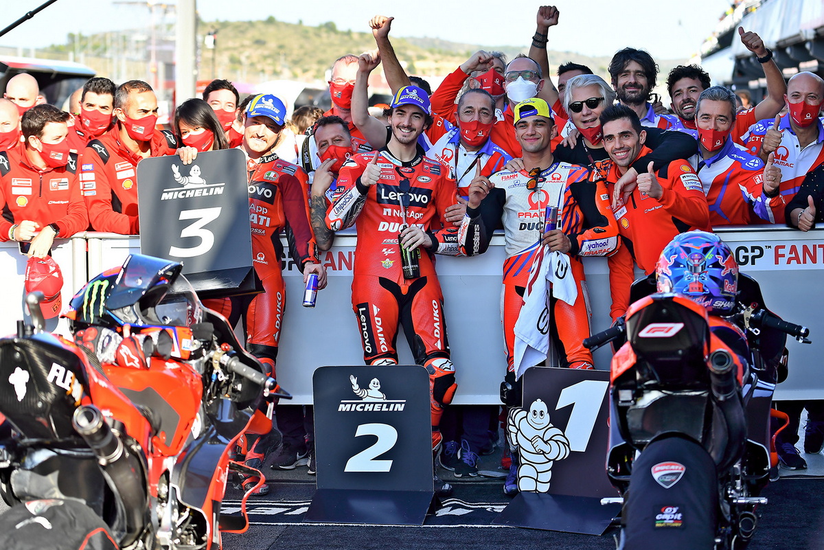 Ducati вне конкуренции на Ricardo Tormo Circuit - оккупировали всю первую линию решетки Ducati вне конкуренции на Ricardo Tormo Circuit - оккупировали всю первую линию решетки