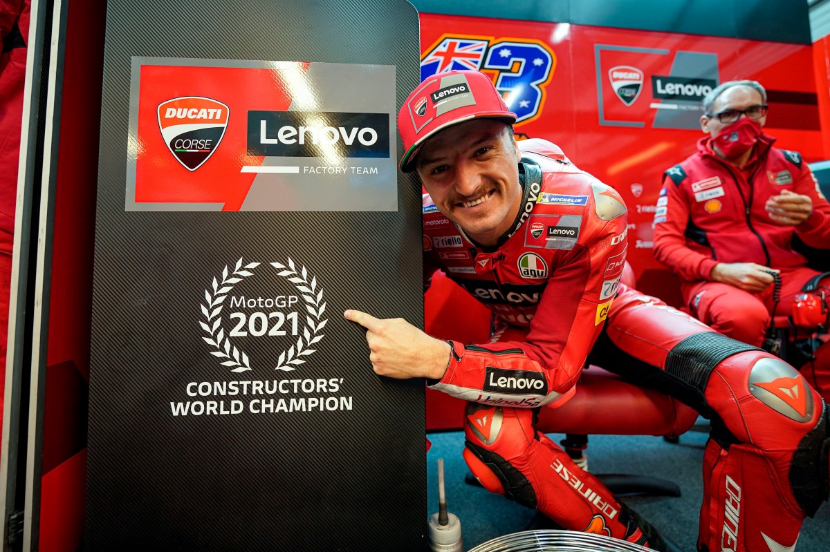 Завод Ducati защитил Кубок производителей, добытый в 2020 году Завод Ducati защитил Кубок производителей, добытый в 2020 году