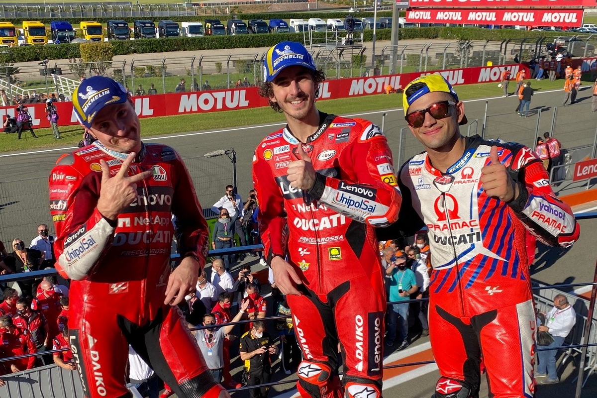 На Гран-При Валенсии пилоты Ducati впервые в истории полностью оккупировали подиум На Гран-При Валенсии пилоты Ducati впервые в истории полностью оккупировали подиум