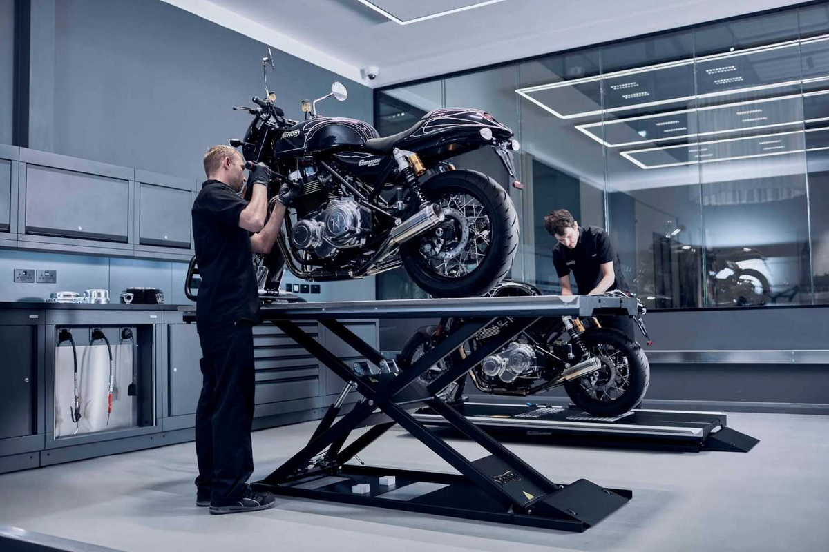 Фотографии с нового завода Norton в Солихалле Фотографии с нового завода Norton в Солихалле