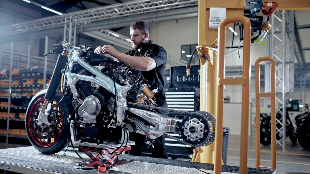 Фотографии с нового завода Norton в Солихалле Фотографии с нового завода Norton в Солихалле