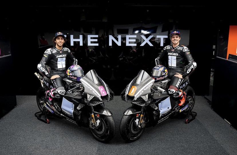 Люди в новом: Gresini Racing Ducati - Энеа Бастианини и Фабио Ди Джианантонио Люди в новом: Gresini Racing Ducati - Энеа Бастианини и Фабио Ди Джианантонио
