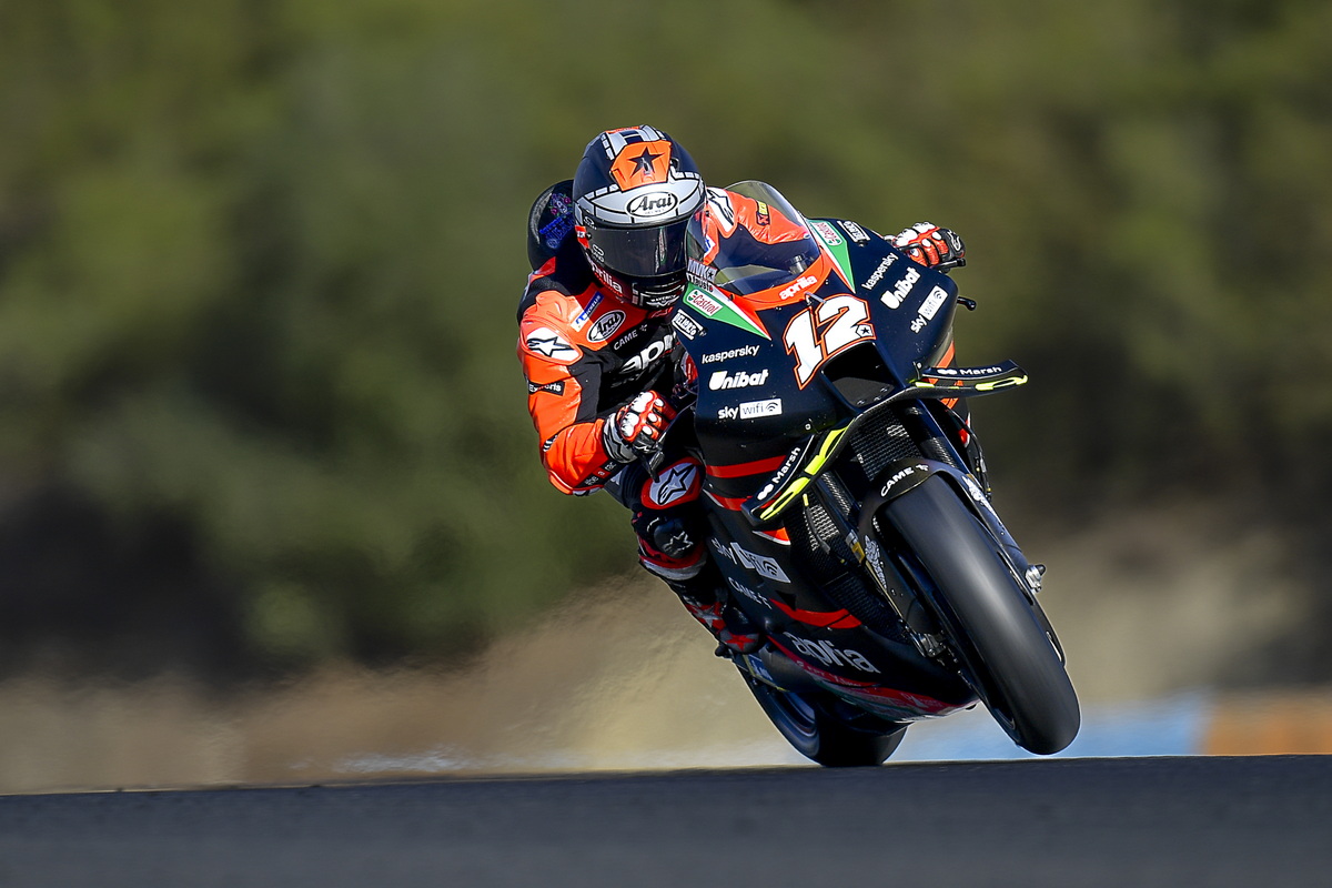 Маверик Виньялес и его Aprilia RS-GP на тестах в Хересе Маверик Виньялес и его Aprilia RS-GP на тестах в Хересе