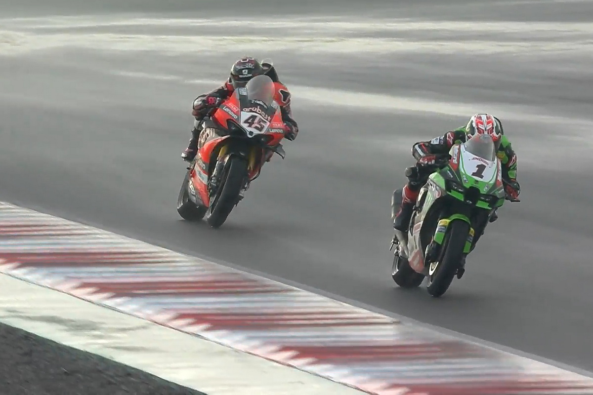 Джонатан Рэй и Скотт Реддинг устроили заплыв за победой в финале WorldSBK на Ломбоке Джонатан Рэй и Скотт Реддинг устроили заплыв за победой в финале WorldSBK на Ломбоке