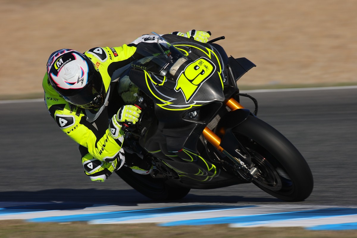 Альваро Баутиста на заводском Ducati V4 R образца 2021 года сразу поехал в 1:39.1 Альваро Баутиста на заводском Ducati V4 R образца 2021 года сразу поехал в 1:39.1